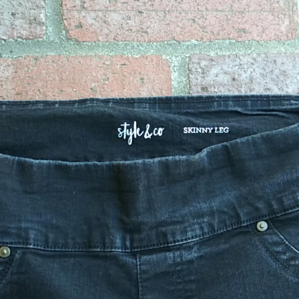 Style and Co. Pull on black skinny jeans - Picture 2 of 5
